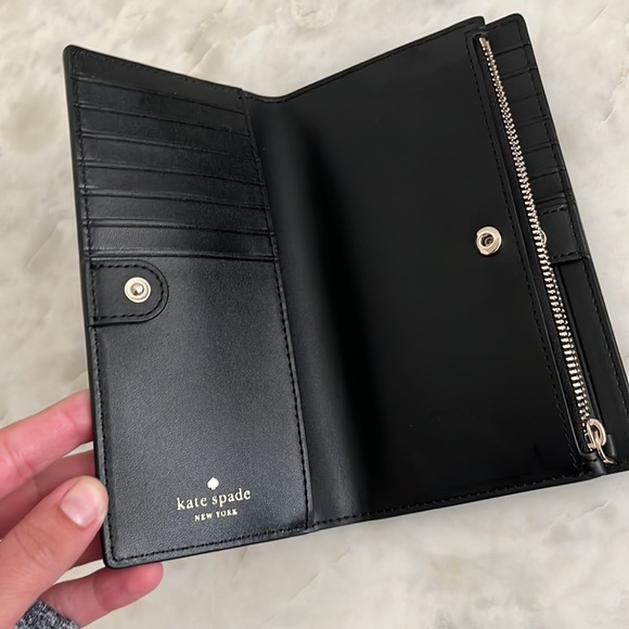 NWOT Kate Spade wallet never used - Picture 3 of 11